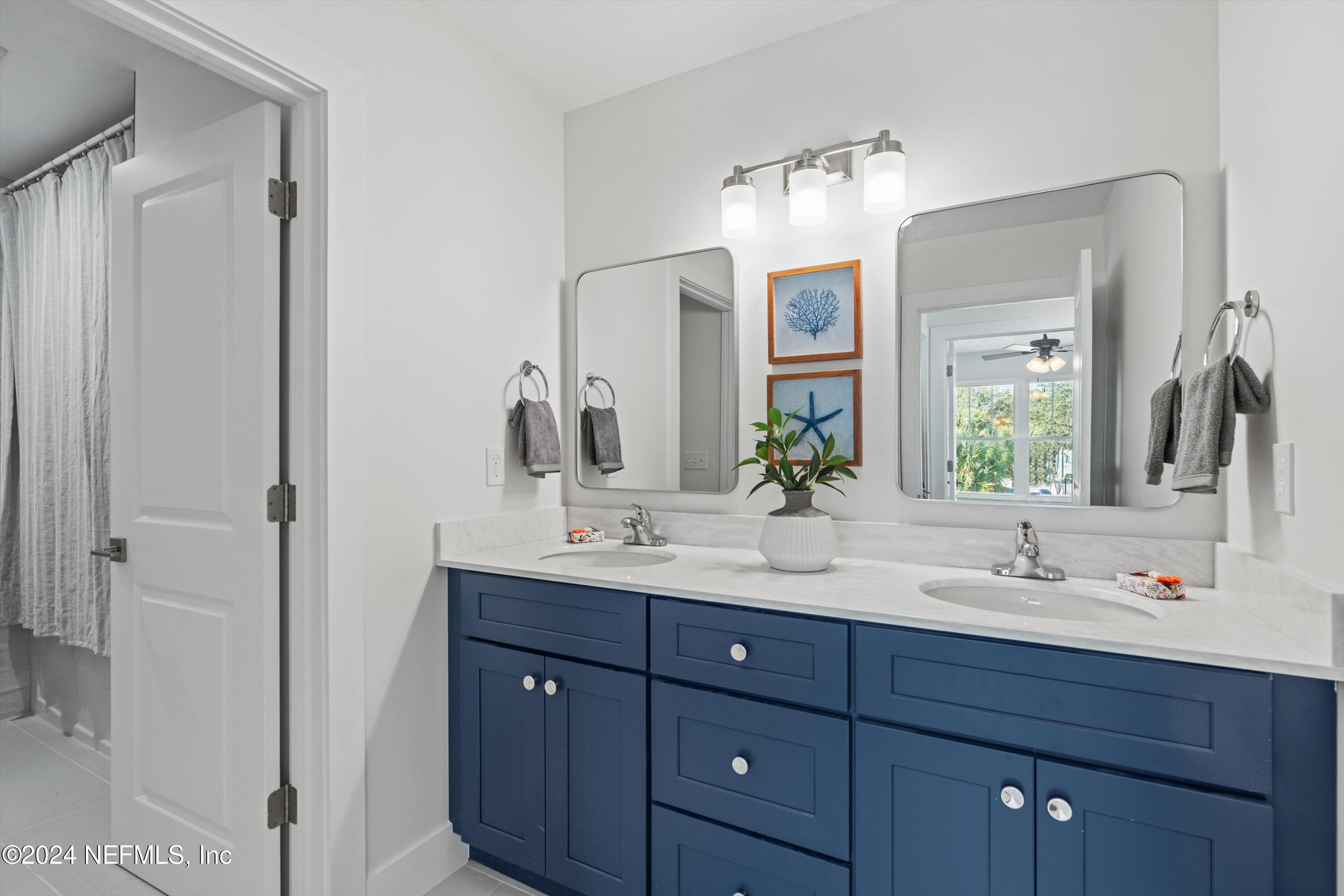 Single Family Residence in Jacksonville Beach FL 240 S 10TH Street 24.jpg