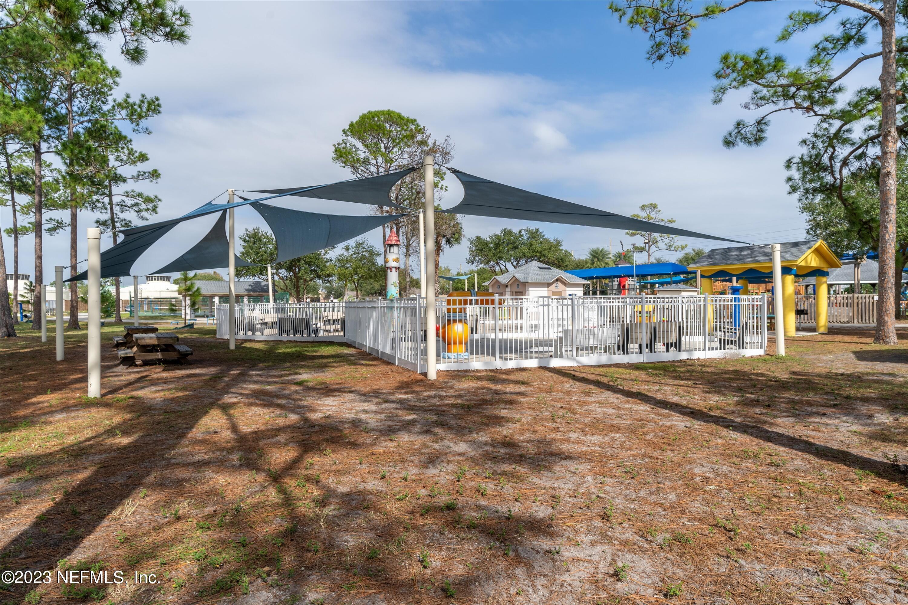 Single Family Residence in Jacksonville Beach FL 240 S 10TH Street 39.jpg