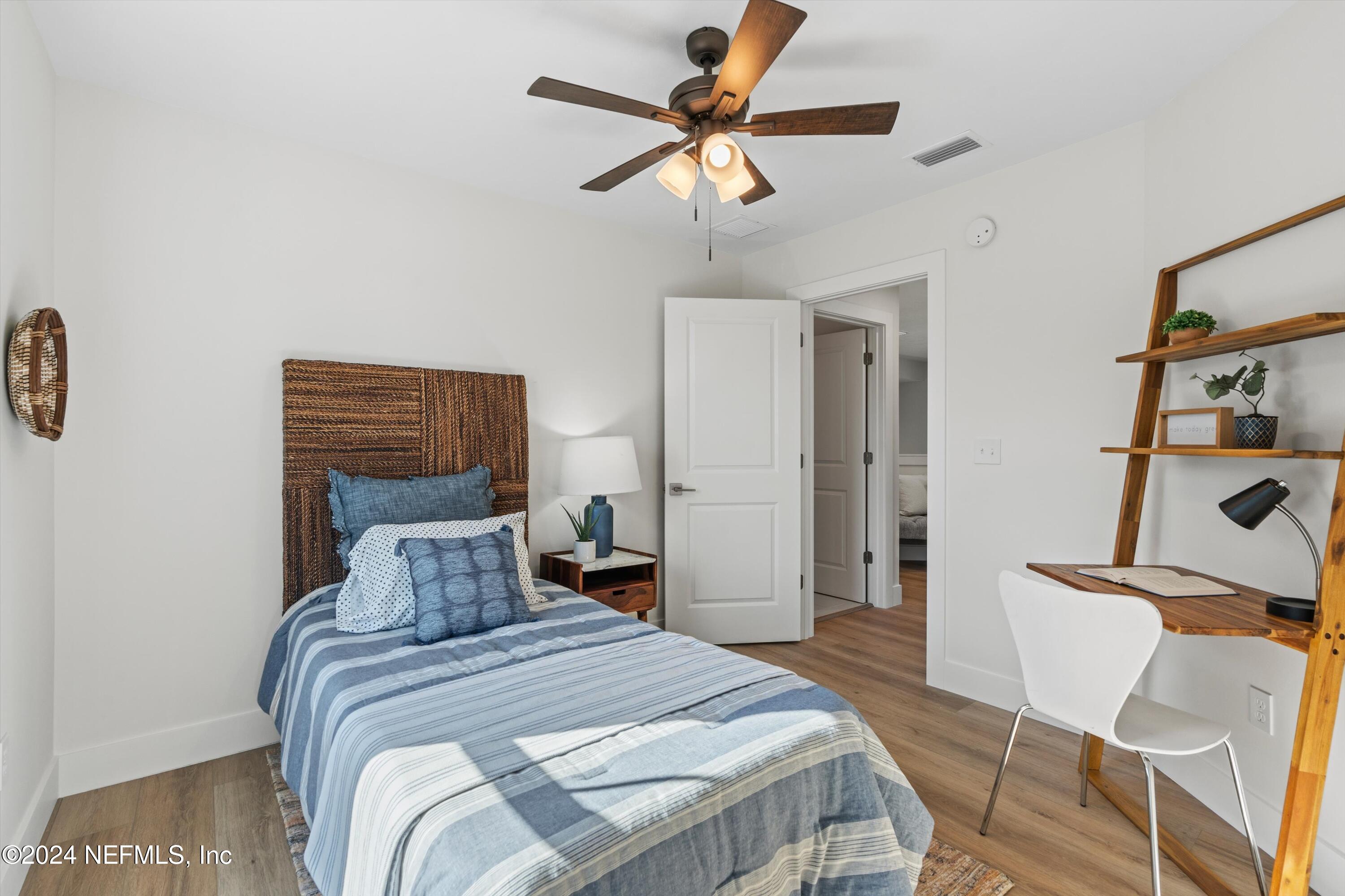 Single Family Residence in Jacksonville Beach FL 240 S 10TH Street 22.jpg