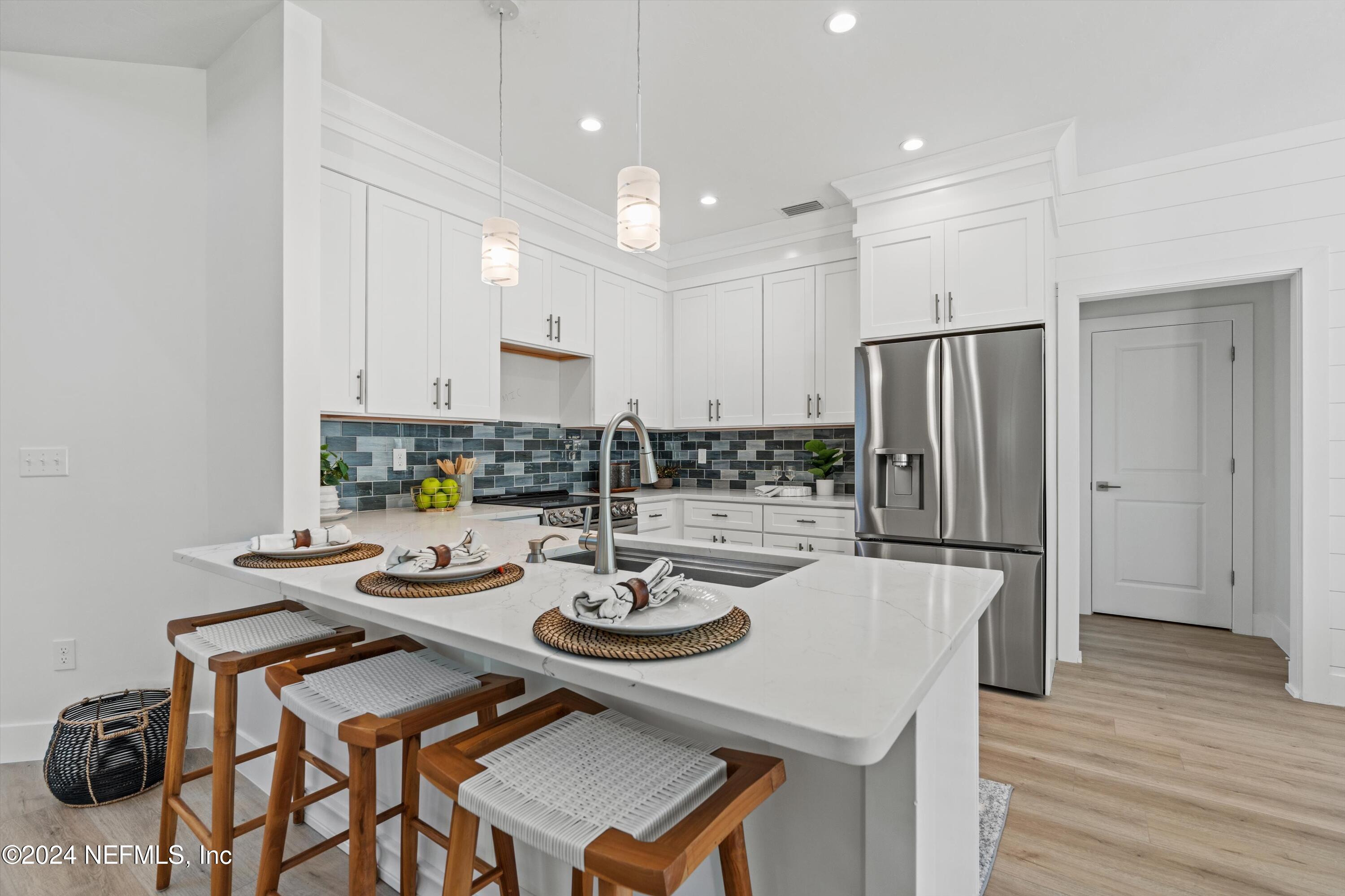 Single Family Residence in Jacksonville Beach FL 240 S 10TH Street 8.jpg