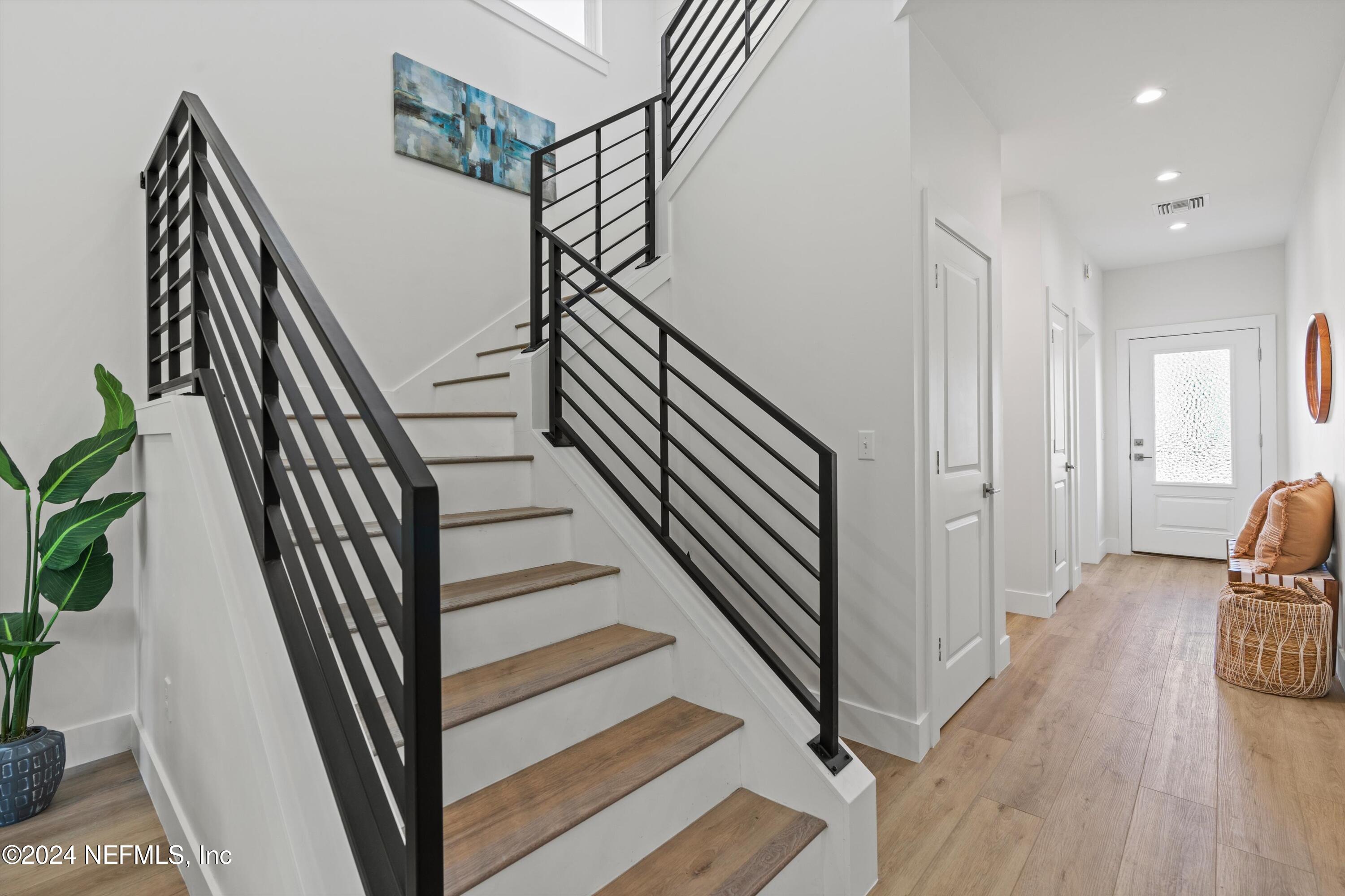 Single Family Residence in Jacksonville Beach FL 240 S 10TH Street 13.jpg