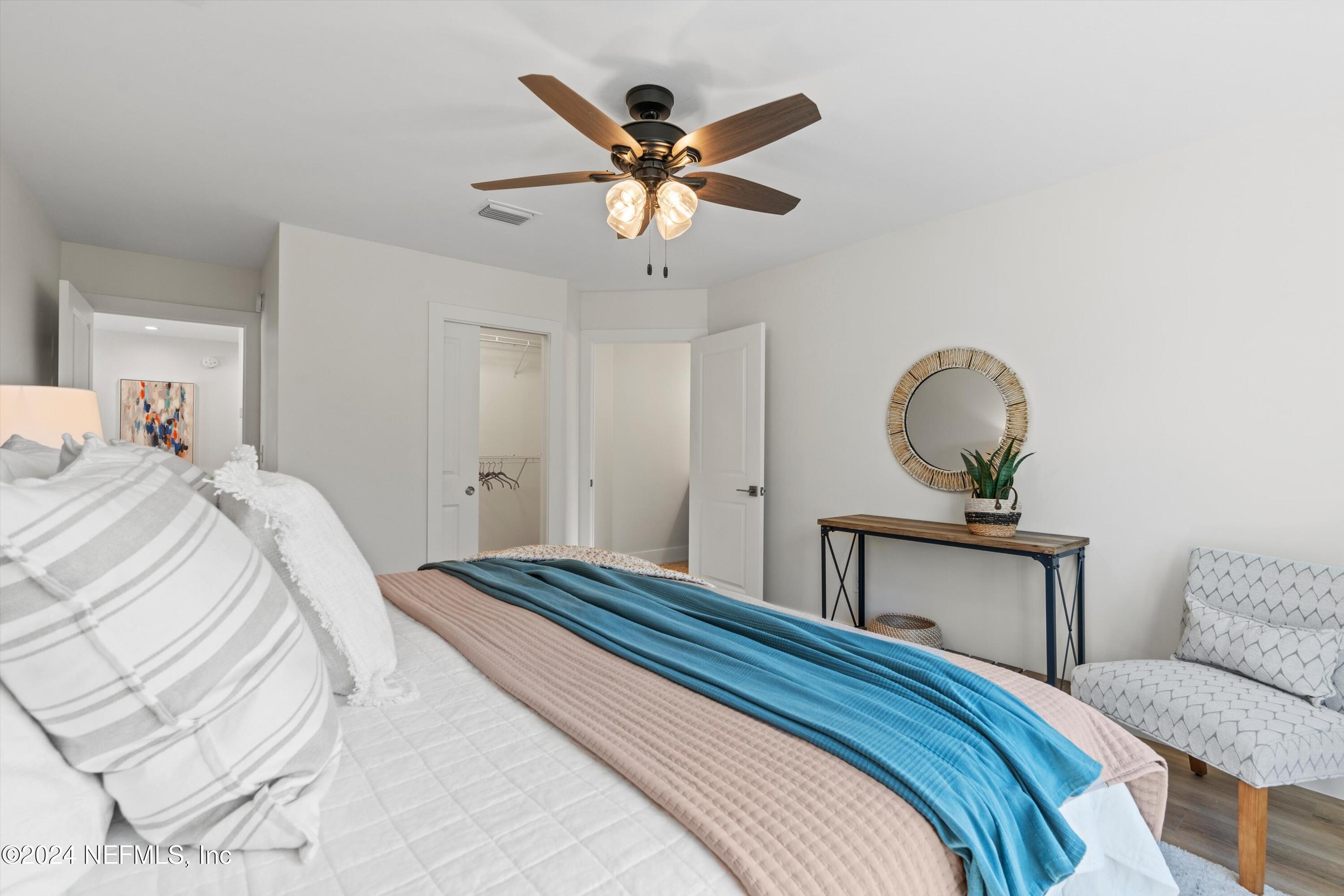 Single Family Residence in Jacksonville Beach FL 240 S 10TH Street 17.jpg
