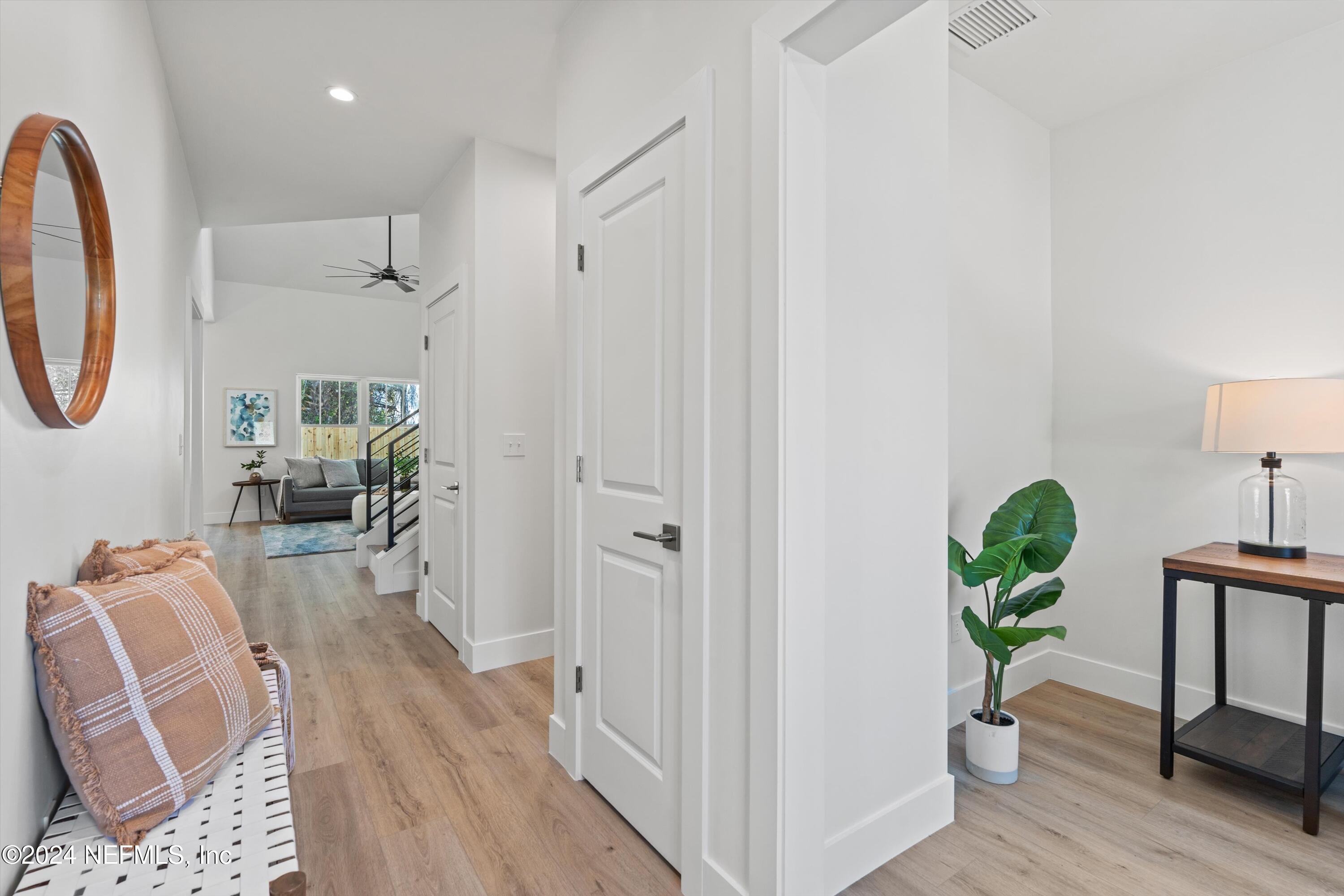 Single Family Residence in Jacksonville Beach FL 240 S 10TH Street 3.jpg