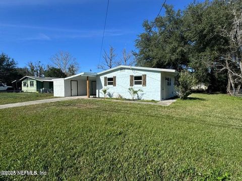 Single Family Residence in Jacksonville FL 6747 MISS MUFFET Lane.jpg