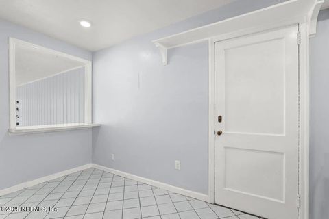 Single Family Residence in Jacksonville FL 4736 BLOUNT Avenue 8.jpg