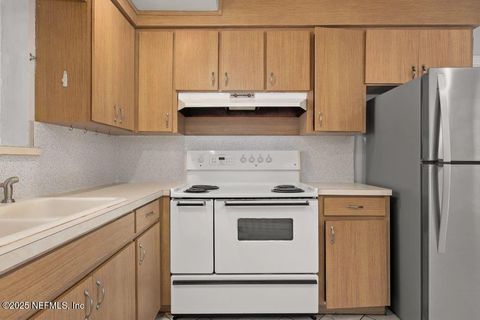 Single Family Residence in Jacksonville FL 4736 BLOUNT Avenue 7.jpg