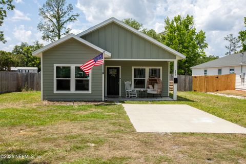Single Family Residence in Lake Butler FL 319 NW NINTH Avenue.jpg