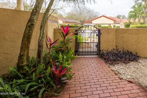 Condominium in Jacksonville FL 4020 LAVISTA Circle.jpg