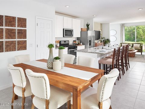 Single Family Residence in Jacksonville FL 7319 QUEENSGATE Circle.jpg