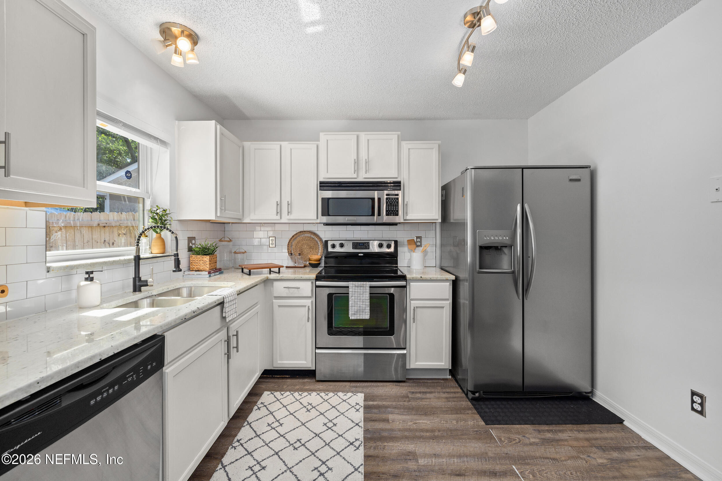 1985 Mary St, Atlantic Beach, FL 32233 photo