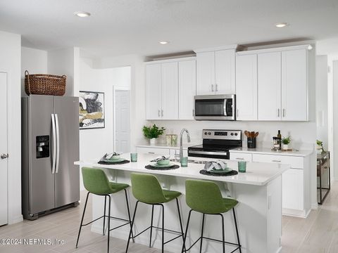Single Family Residence in Jacksonville FL 7427 QUEENSGATE Circle.jpg
