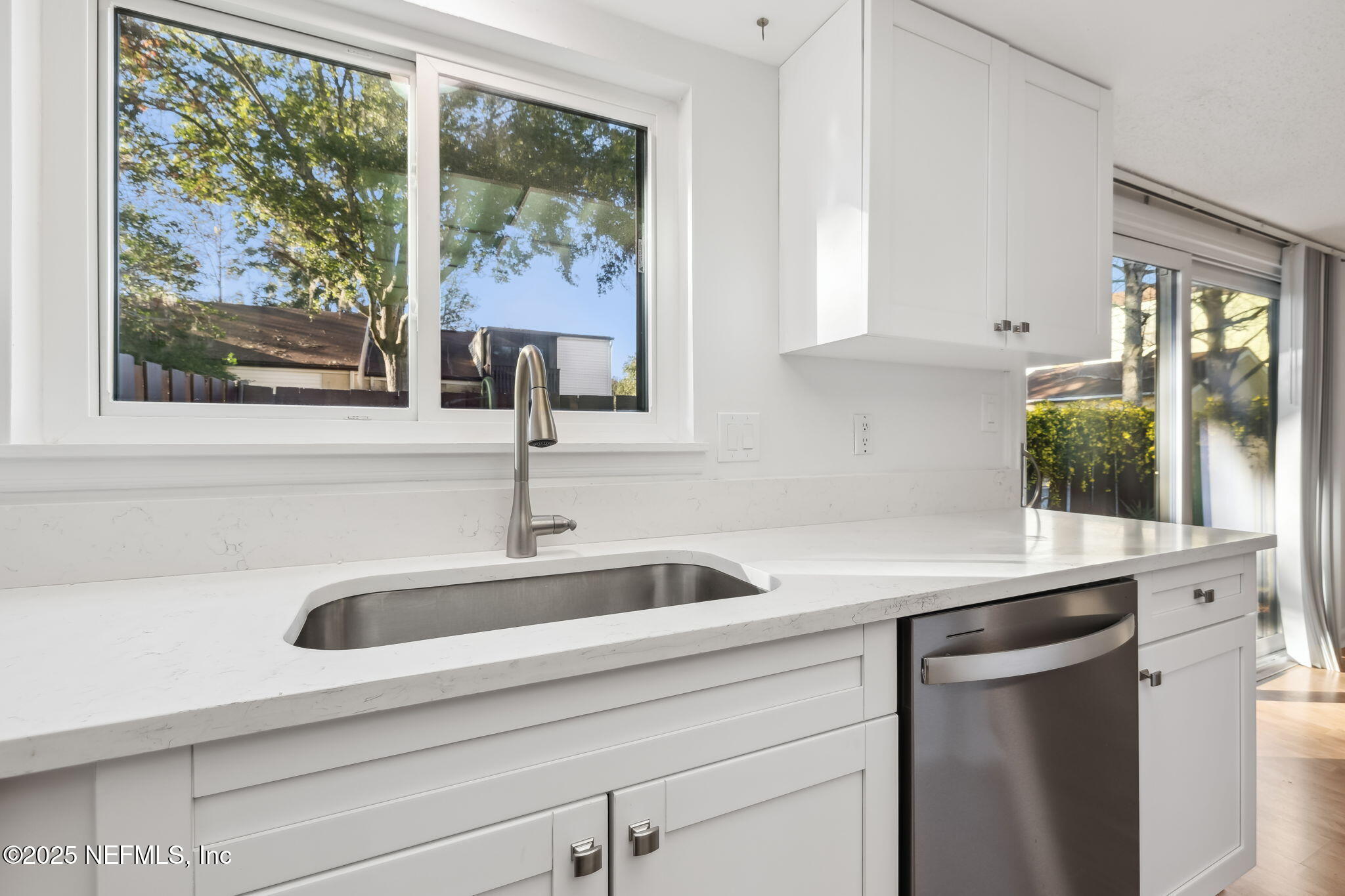 Condominium in Jacksonville FL 5400 LA MOYA Avenue #24 6.jpg
