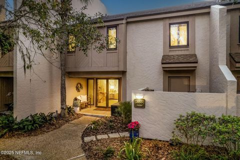 Condominium in Fernandina Beach FL 2055 BEACH WOOD Road.jpg