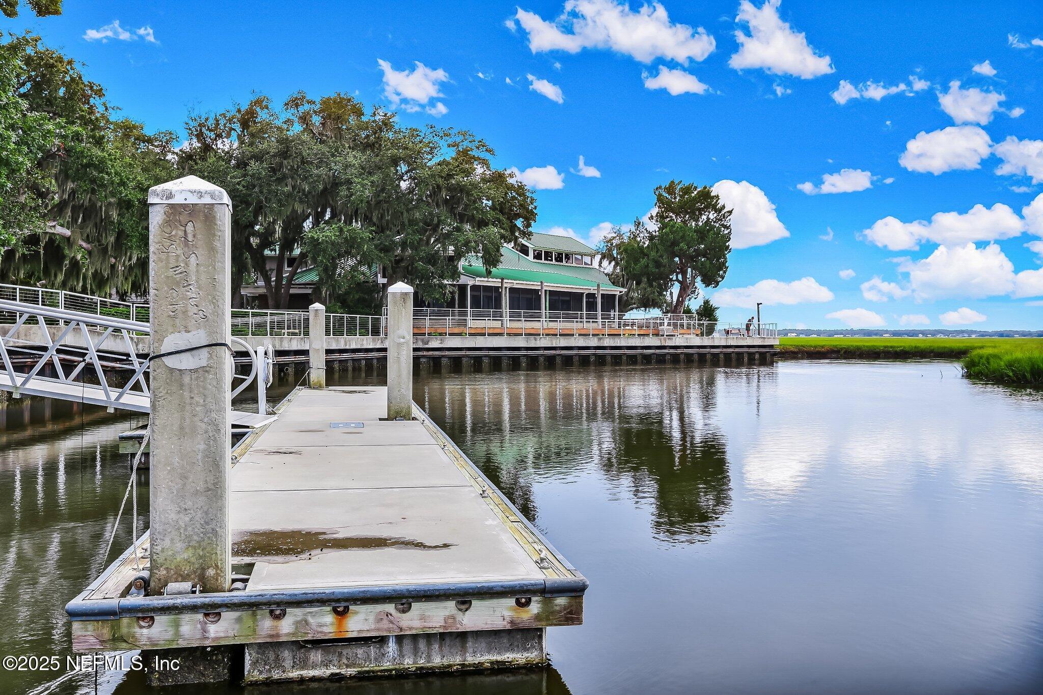 Condominium in Fernandina Beach FL 2055 BEACH WOOD Road 85.jpg