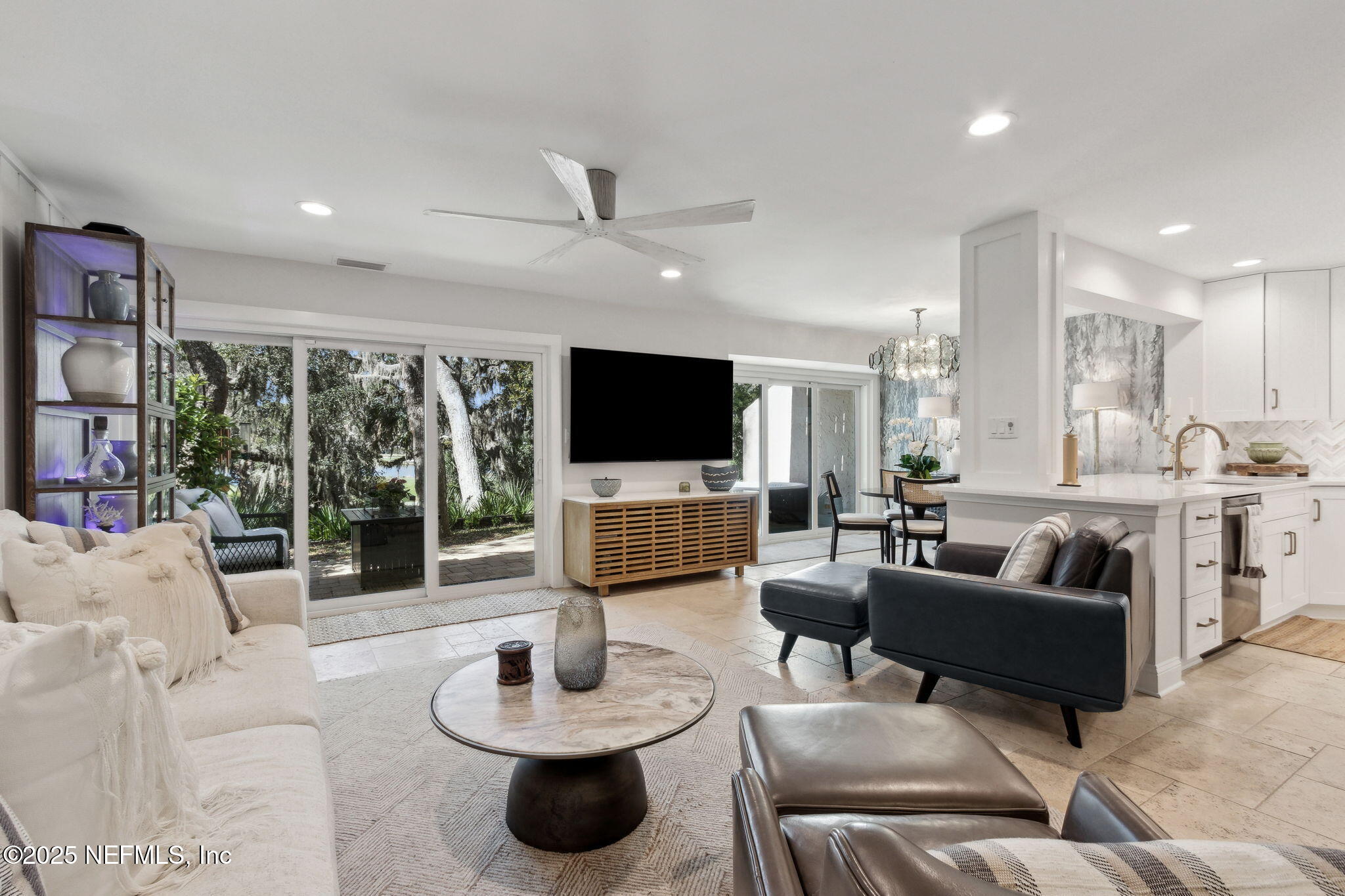 Condominium in Fernandina Beach FL 2055 BEACH WOOD Road 10.jpg