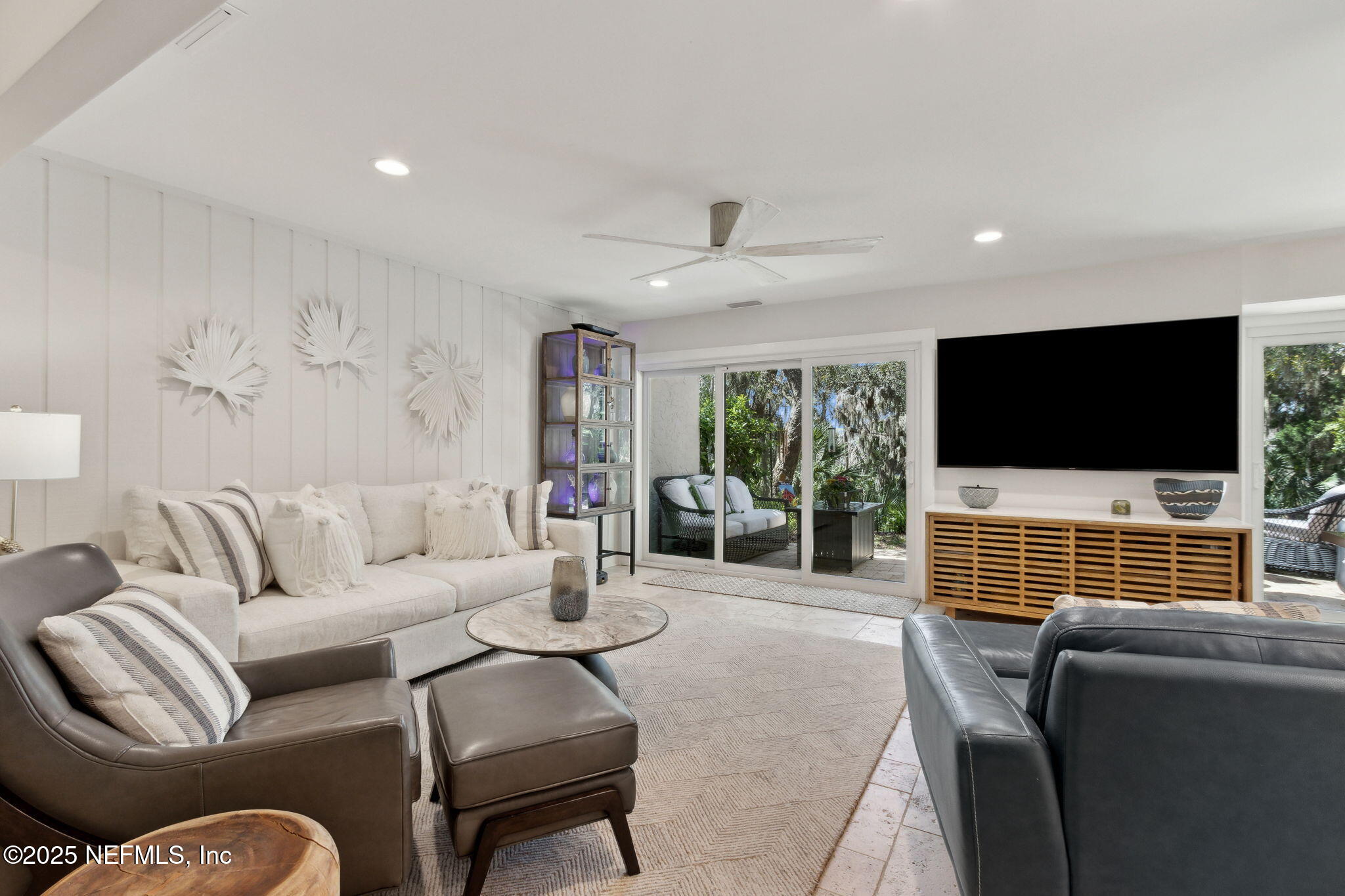 Condominium in Fernandina Beach FL 2055 BEACH WOOD Road 11.jpg