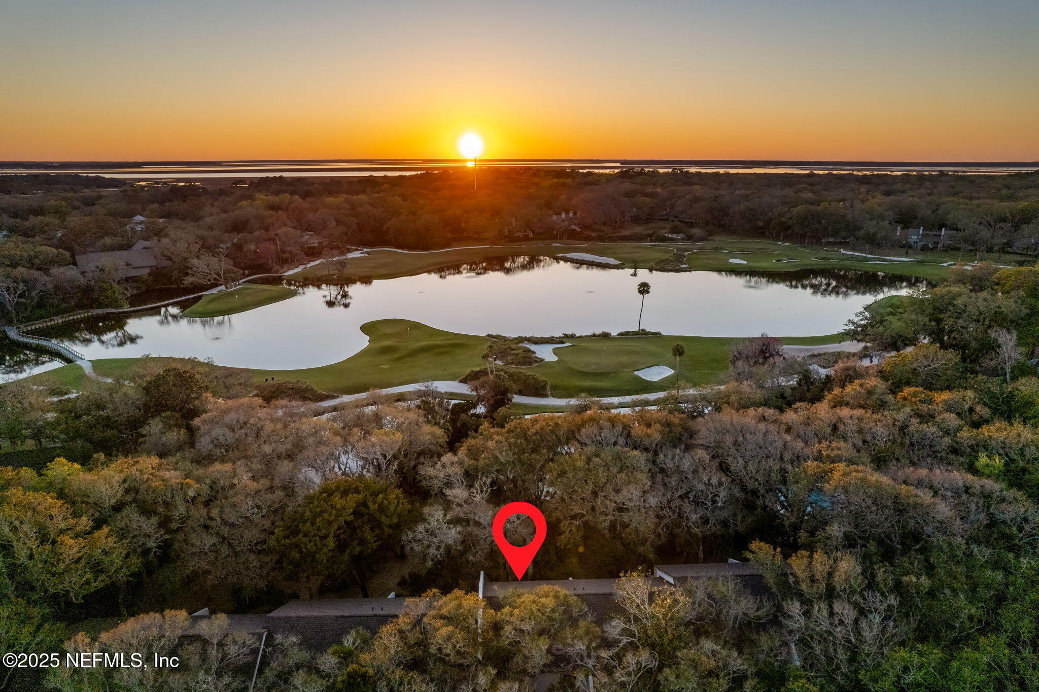 Condominium in Fernandina Beach FL 2055 BEACH WOOD Road 5.jpg