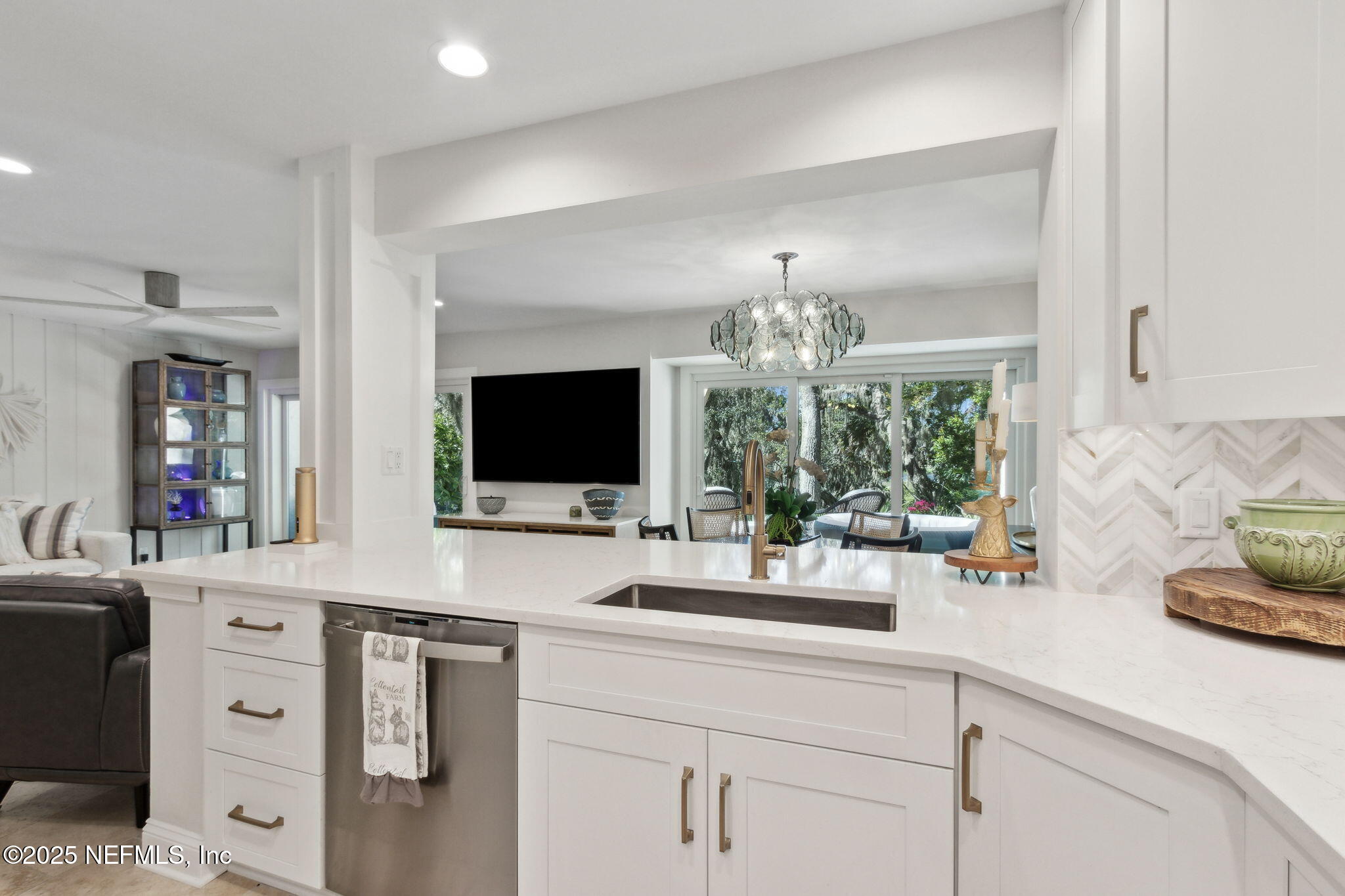 Condominium in Fernandina Beach FL 2055 BEACH WOOD Road 17.jpg