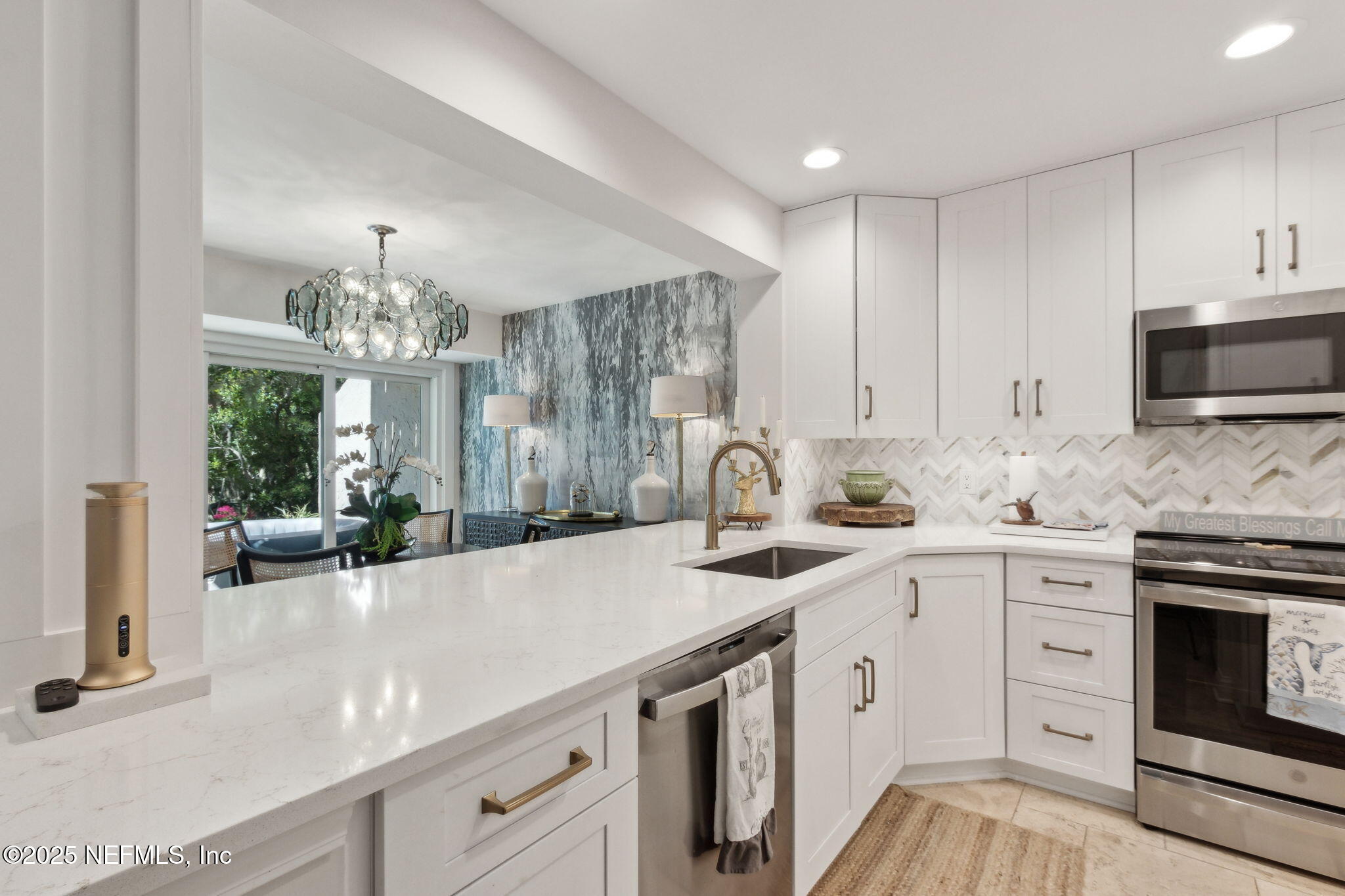 Condominium in Fernandina Beach FL 2055 BEACH WOOD Road 2.jpg