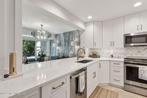 Condominium in Fernandina Beach FL 2055 BEACH WOOD Road 2.jpg