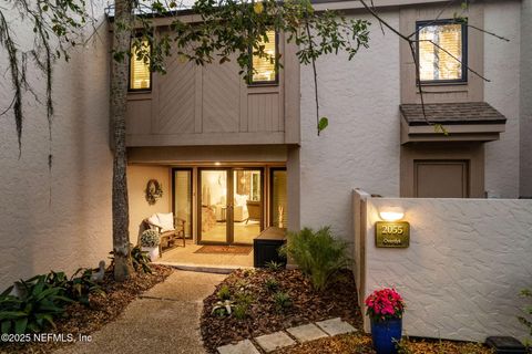 Condominium in Fernandina Beach FL 2055 BEACH WOOD Road 74.jpg