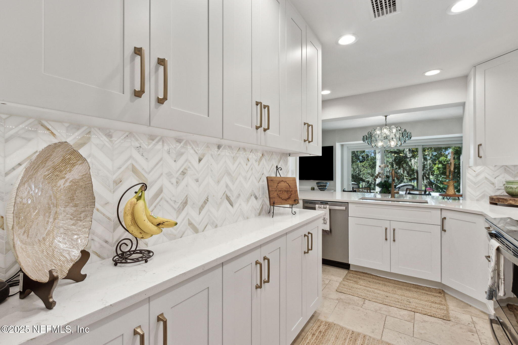 Condominium in Fernandina Beach FL 2055 BEACH WOOD Road 3.jpg