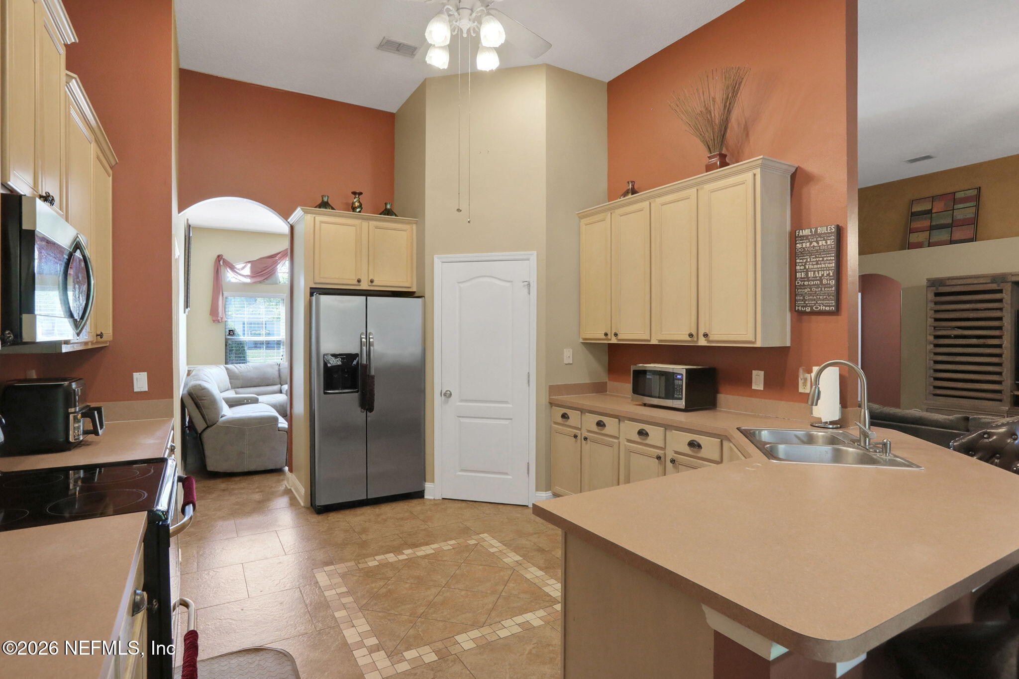 13745 Victoria Lake Dr, Jacksonville, FL 32226