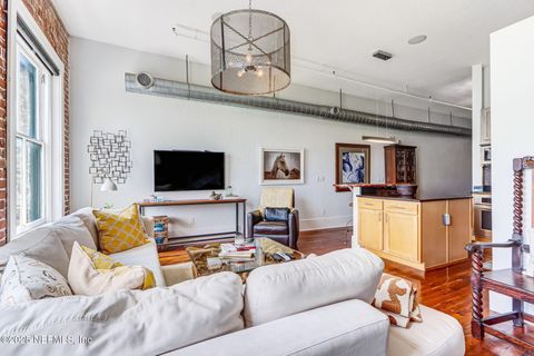 Condominium in Jacksonville FL 301 E BAY Street #405 3.jpg