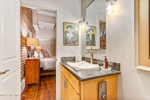 Condominium in Jacksonville FL 301 E BAY Street #405 13.jpg