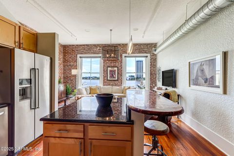 Condominium in Jacksonville FL 301 E BAY Street #405 9.jpg