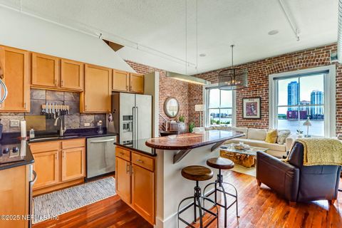 Condominium in Jacksonville FL 301 E BAY Street #405 8.jpg