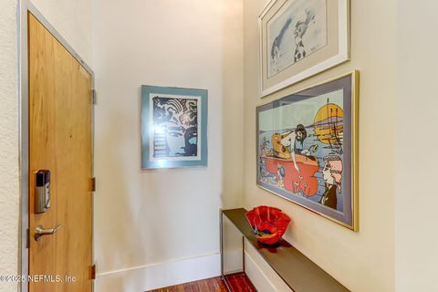 Condominium in Jacksonville FL 301 E BAY Street #405 6.jpg