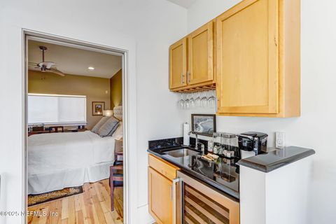 Condominium in Jacksonville FL 301 E BAY Street #405 26.jpg