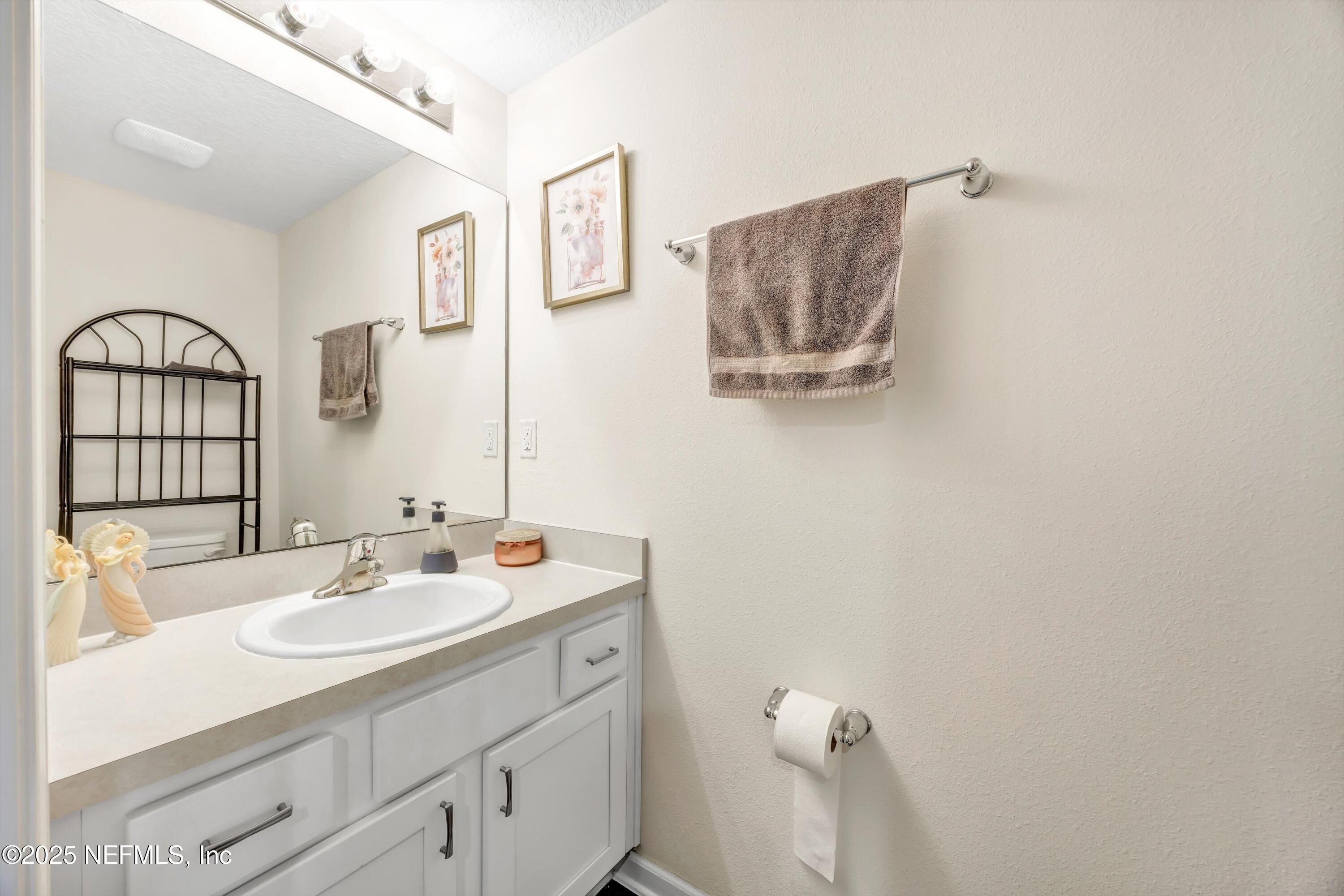 Townhouse in Jacksonville FL 8115 ECHO SPRINGS Road 18.jpg
