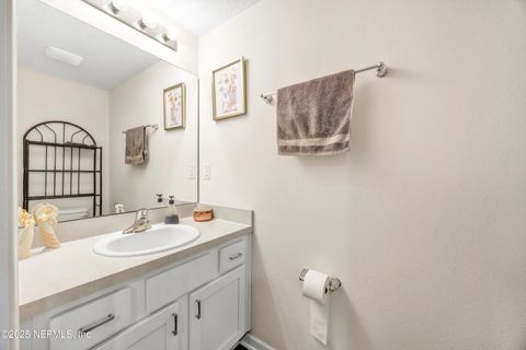 Townhouse in Jacksonville FL 8115 ECHO SPRINGS Road 18.jpg