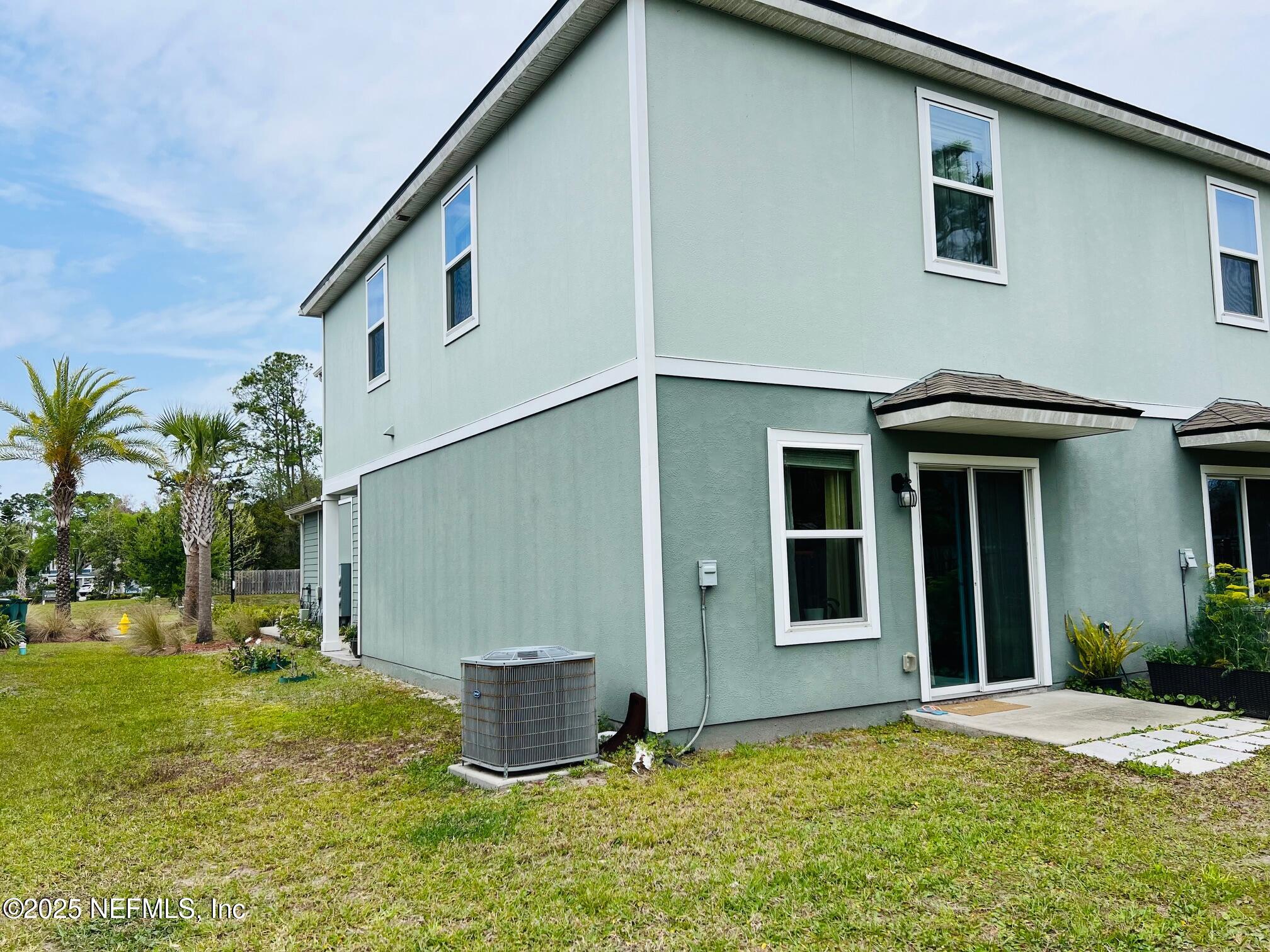 Townhouse in Jacksonville FL 8115 ECHO SPRINGS Road 2.jpg