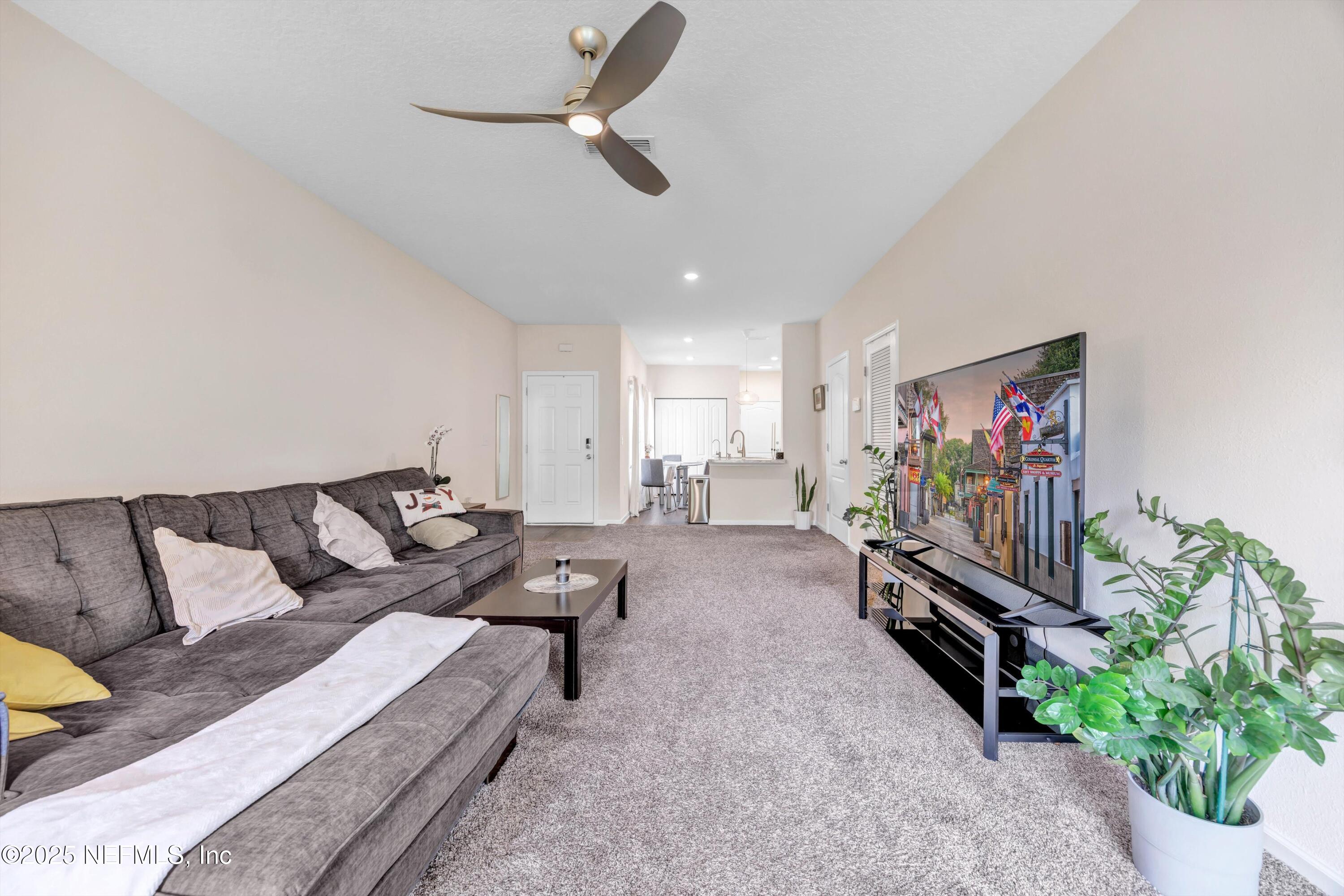 Townhouse in Jacksonville FL 8115 ECHO SPRINGS Road 6.jpg