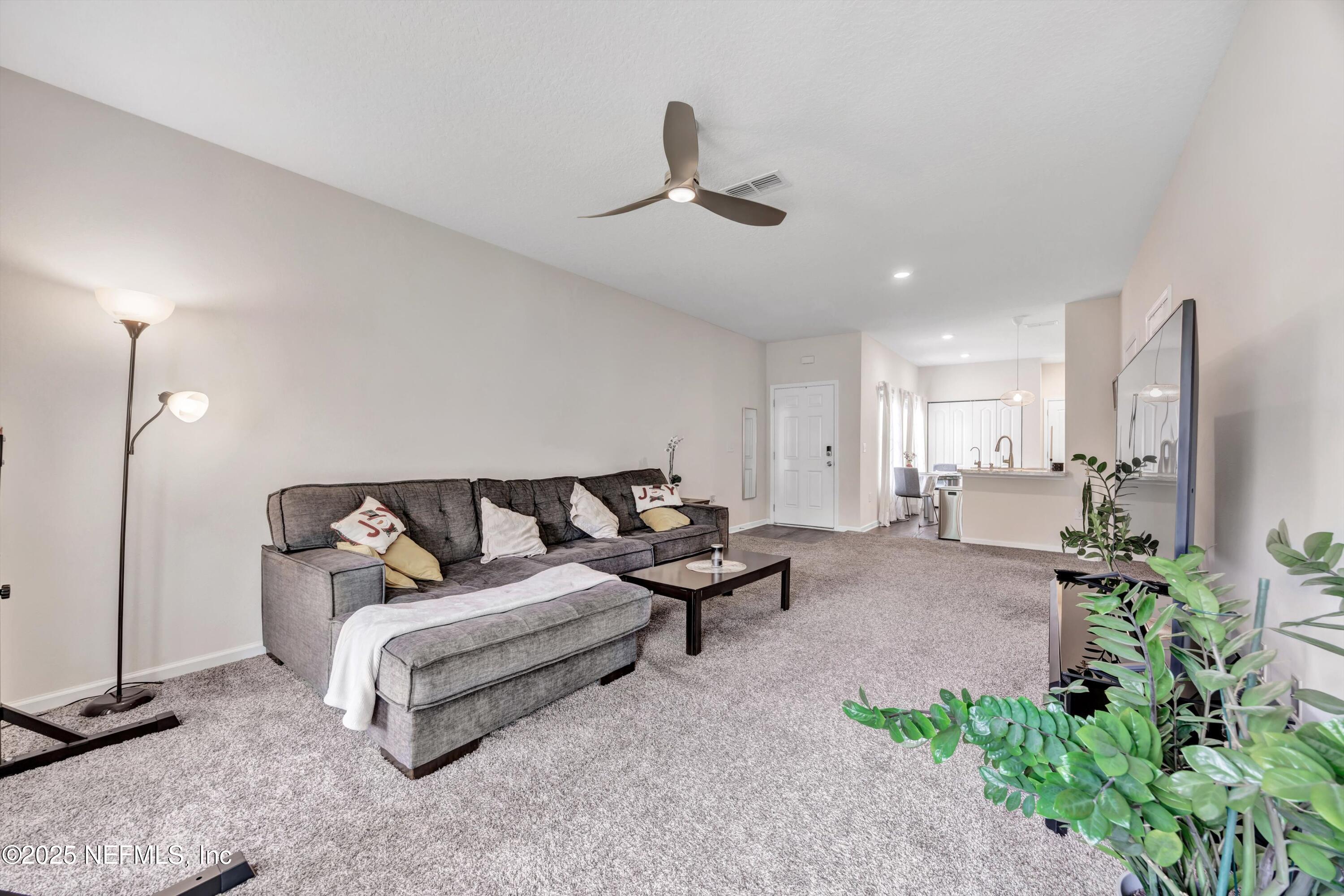 Townhouse in Jacksonville FL 8115 ECHO SPRINGS Road 23.jpg