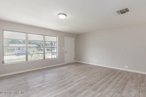Single Family Residence in Jacksonville FL 727 ANTIGUA Road 2.jpg
