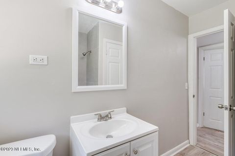 Single Family Residence in Jacksonville FL 727 ANTIGUA Road 20.jpg