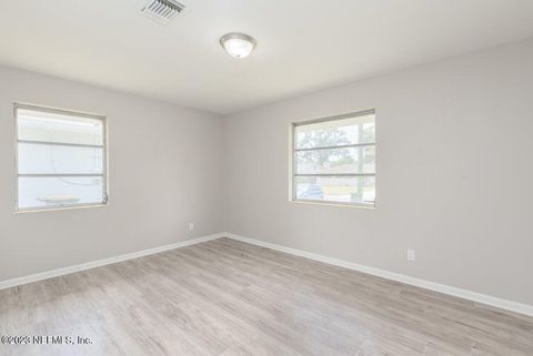 Single Family Residence in Jacksonville FL 727 ANTIGUA Road 17.jpg