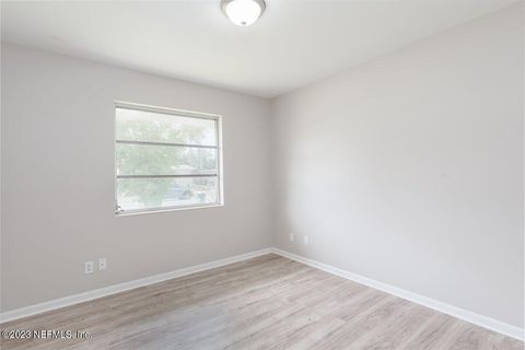 Single Family Residence in Jacksonville FL 727 ANTIGUA Road 16.jpg
