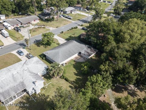 Single Family Residence in Jacksonville FL 727 ANTIGUA Road 29.jpg