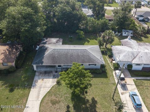 Single Family Residence in Jacksonville FL 727 ANTIGUA Road 27.jpg