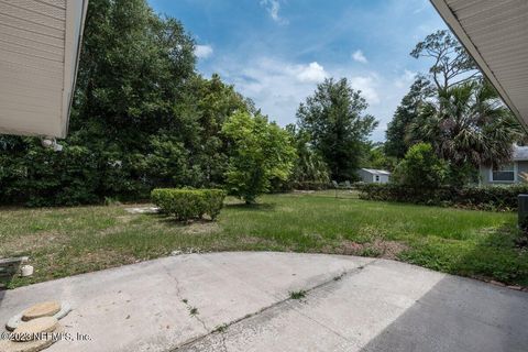 Single Family Residence in Jacksonville FL 727 ANTIGUA Road 21.jpg