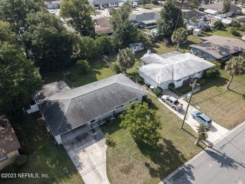 Single Family Residence in Jacksonville FL 727 ANTIGUA Road 26.jpg