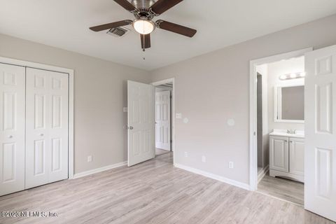 Single Family Residence in Jacksonville FL 727 ANTIGUA Road 13.jpg