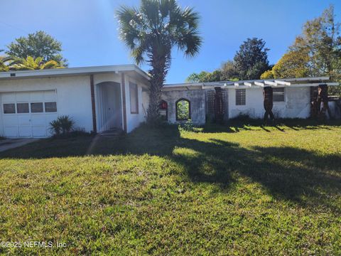 Single Family Residence in Jacksonville FL 1014 LA MARCHE Drive.jpg