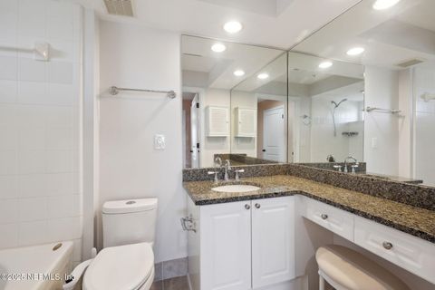 Condominium in Jacksonville FL 400 E BAY Street #1902 19.jpg