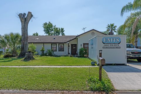 Single Family Residence in Jacksonville FL 8439 BEAUTYBUSH Court.jpg